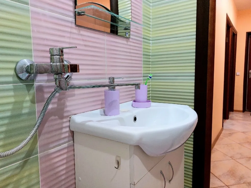 2-х комнатная квартира в тихом районе ЖК 8 Квартал