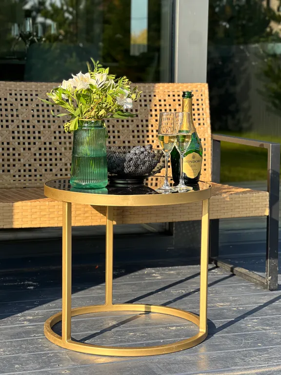 Панорамный дом с баней на дровах и чаном в окружении ёлок