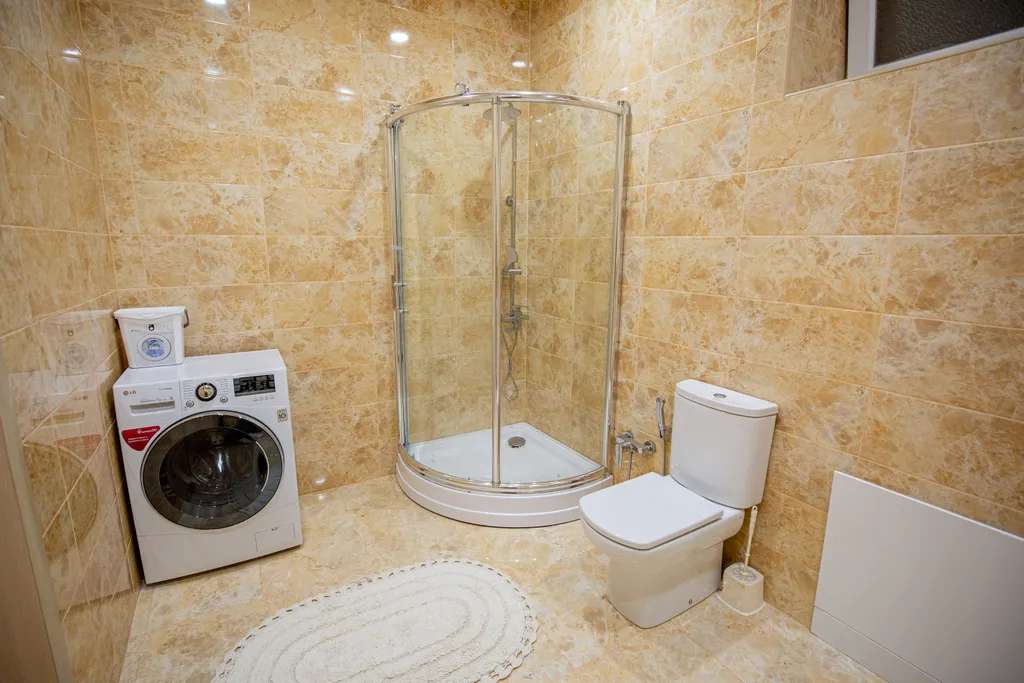 Загородный дом с бассейном и зоной отдыха