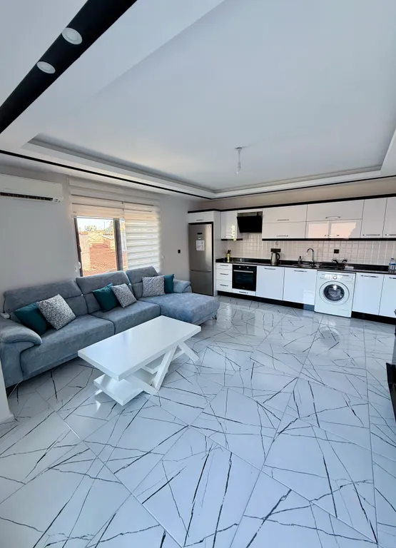 Sea View 2BD Flat 100m to the Beach