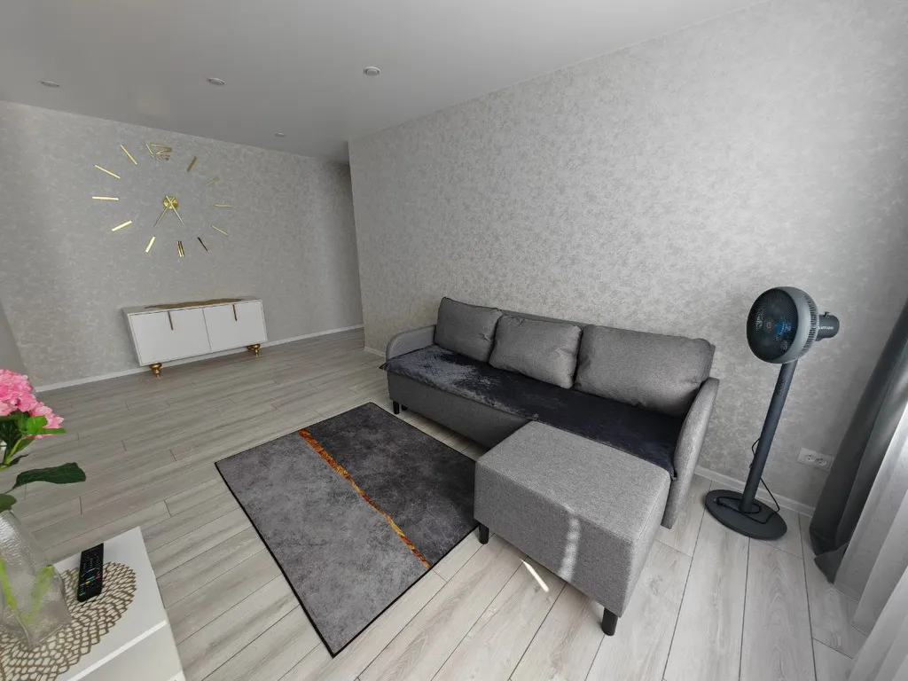 Новая 2-х комнатная квартира с евроремонтом в центре