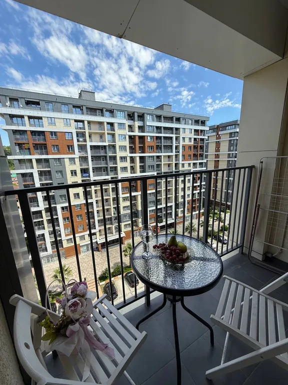 Просторная квартира рядом с видом на море, зона отдыха и бассейн