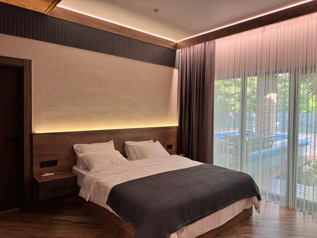 Вилла с бассейном и сауной вблизи леса