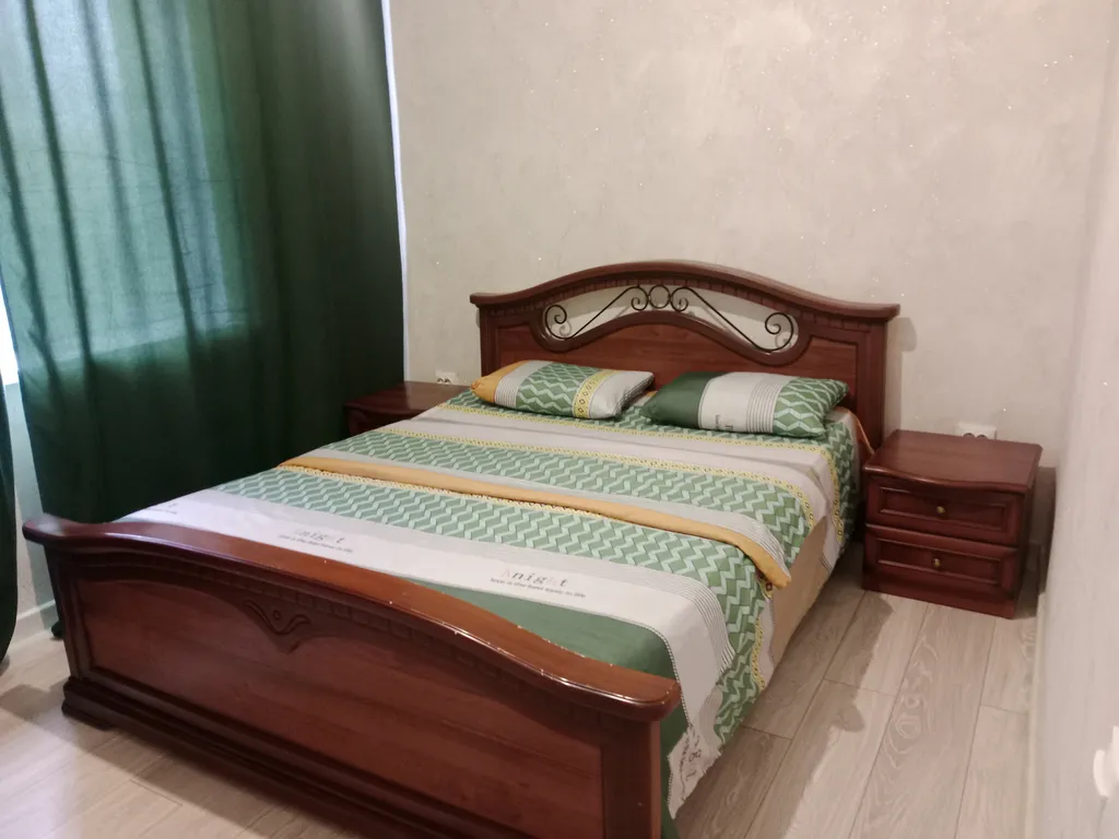 Большая квартира с индивидуальным отоплением на Палестине