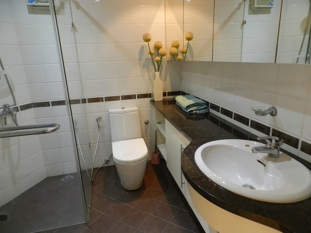 Студия с фронтальным видом на море