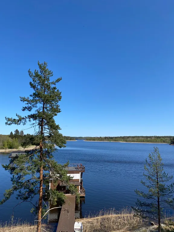 Плавающий дом CliffHouse