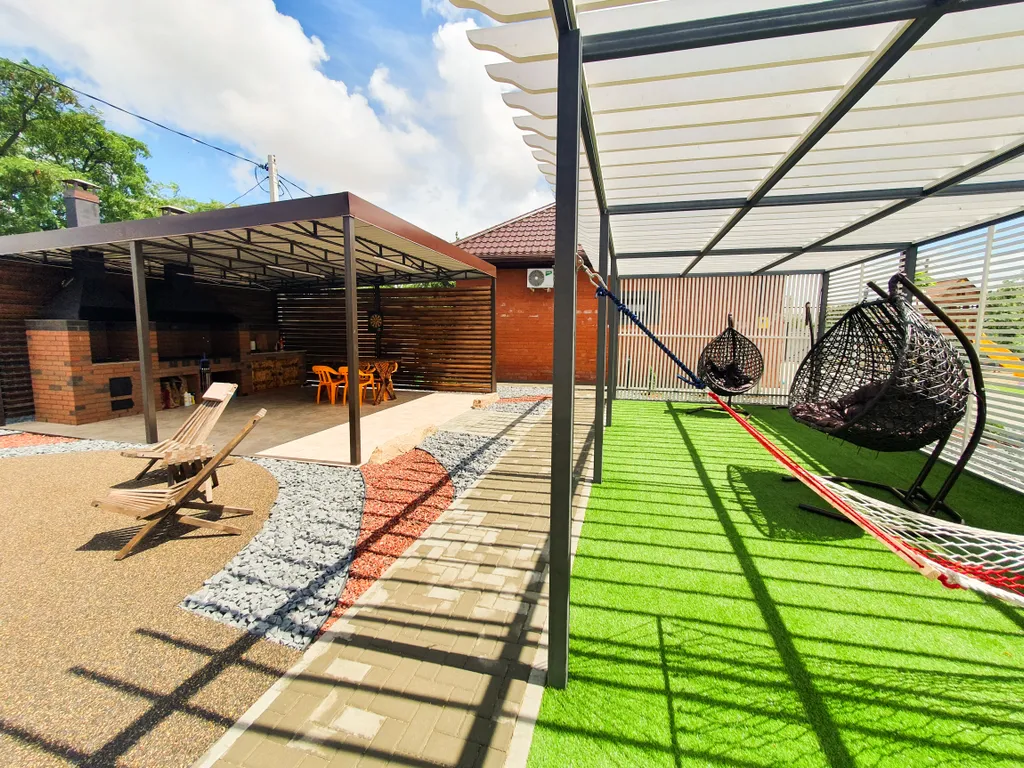 Отдельный дом на первой линии Азовского моря