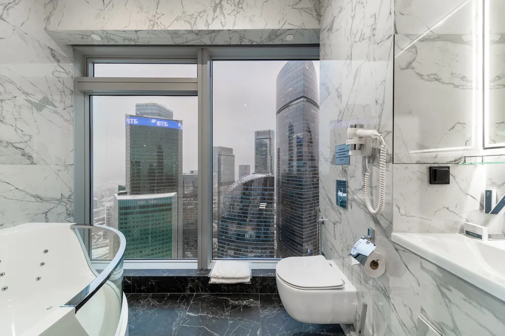 Deluxe jacuzzi 64 floor