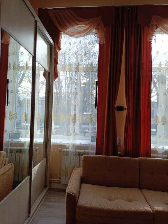 Двухуровневая квартира в центре города с высокими потолками