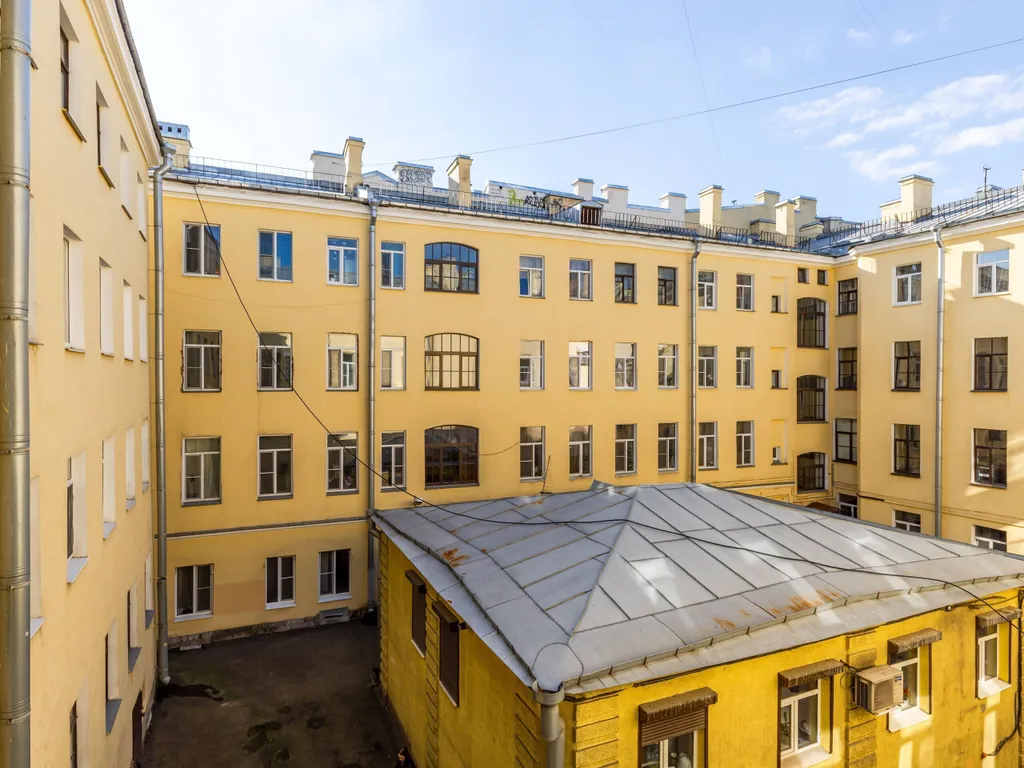 Двухуровневая студия в самом центре