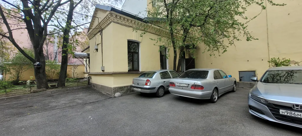 Компактная двушка в отдельном доме