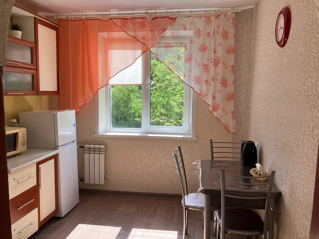 Благоустроенная квартира в тихом районе.