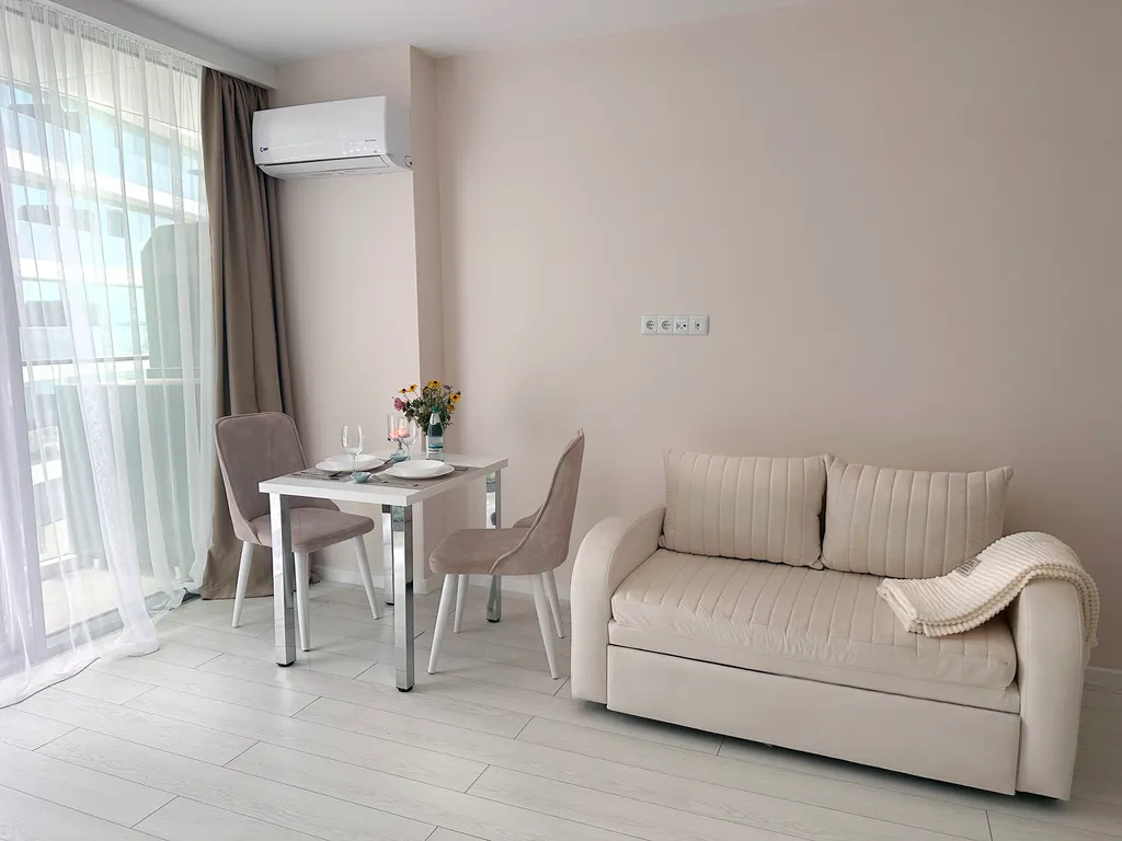 Студия на первой линии с кроватью King Size