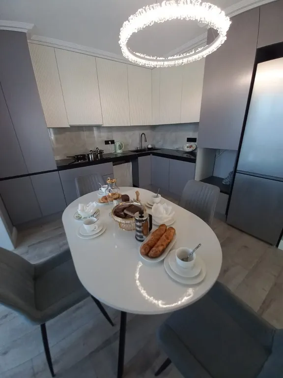 Шикарная квартира в центре города с видом на горы