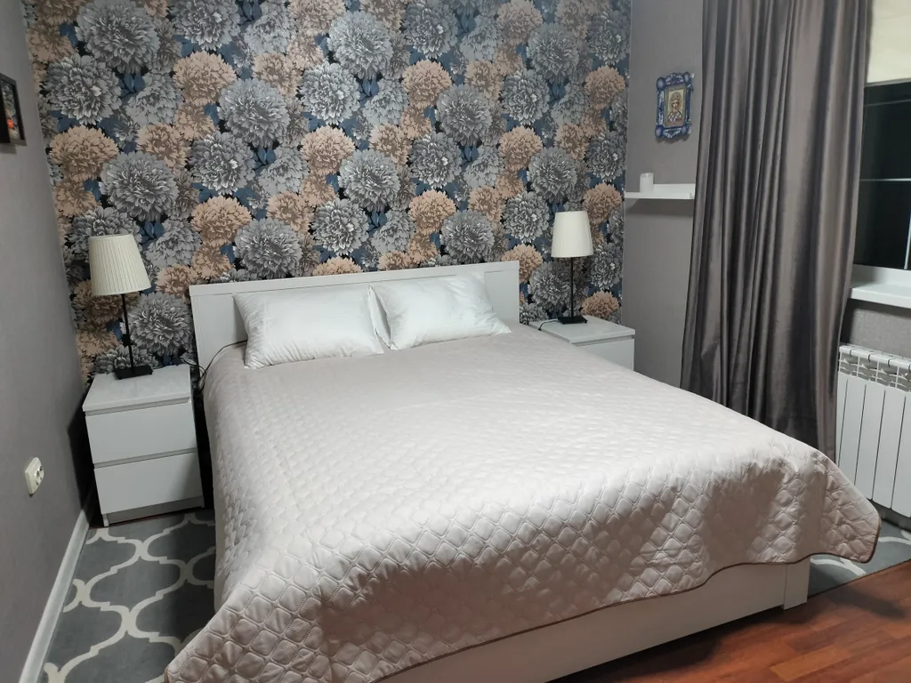 Уютный коттедж с дровяным камином, в окружении лесного массива