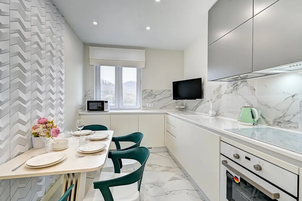 Квартира Квартира Двухкомнатная с 2 санузлами, проектором на балконе, бассейном на территории — Адлер