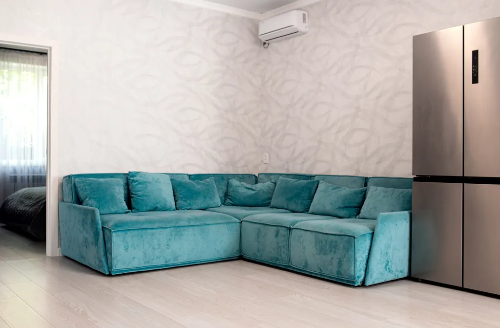 Дом Кантри со своим двором и парковкой