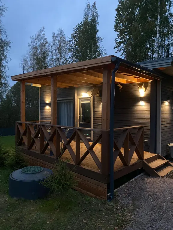 Уютный домик в живописном поселке на Красногвардейском озере