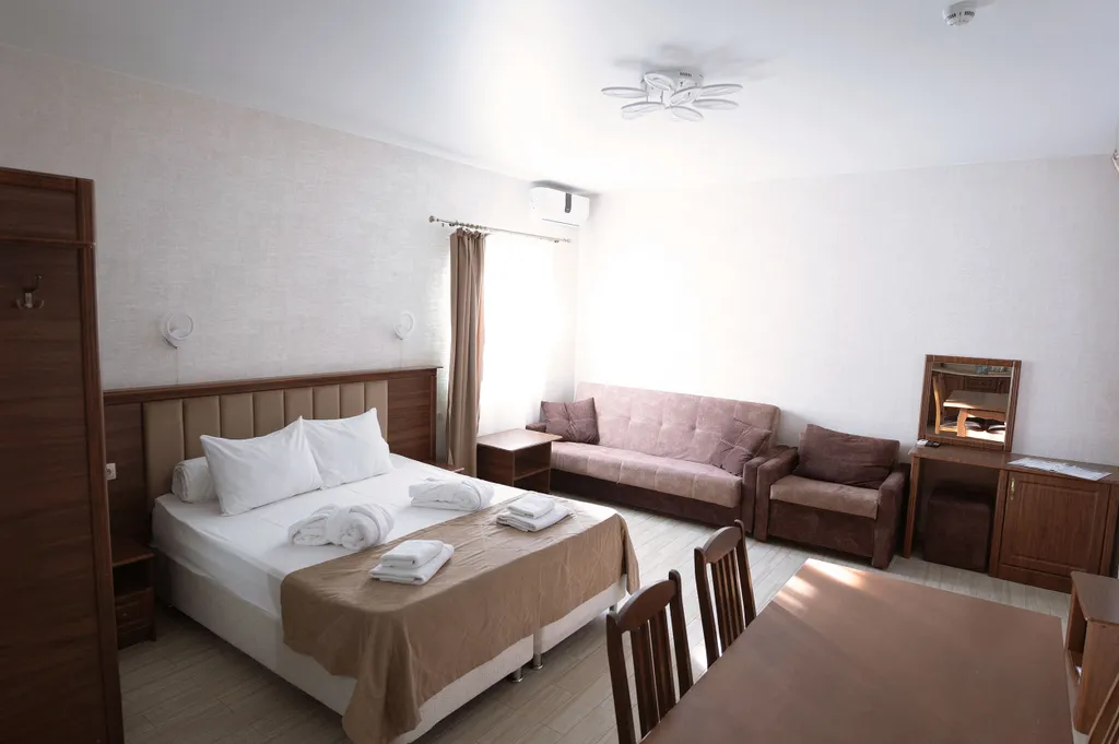 Апартаменты вид на горы с бассейном