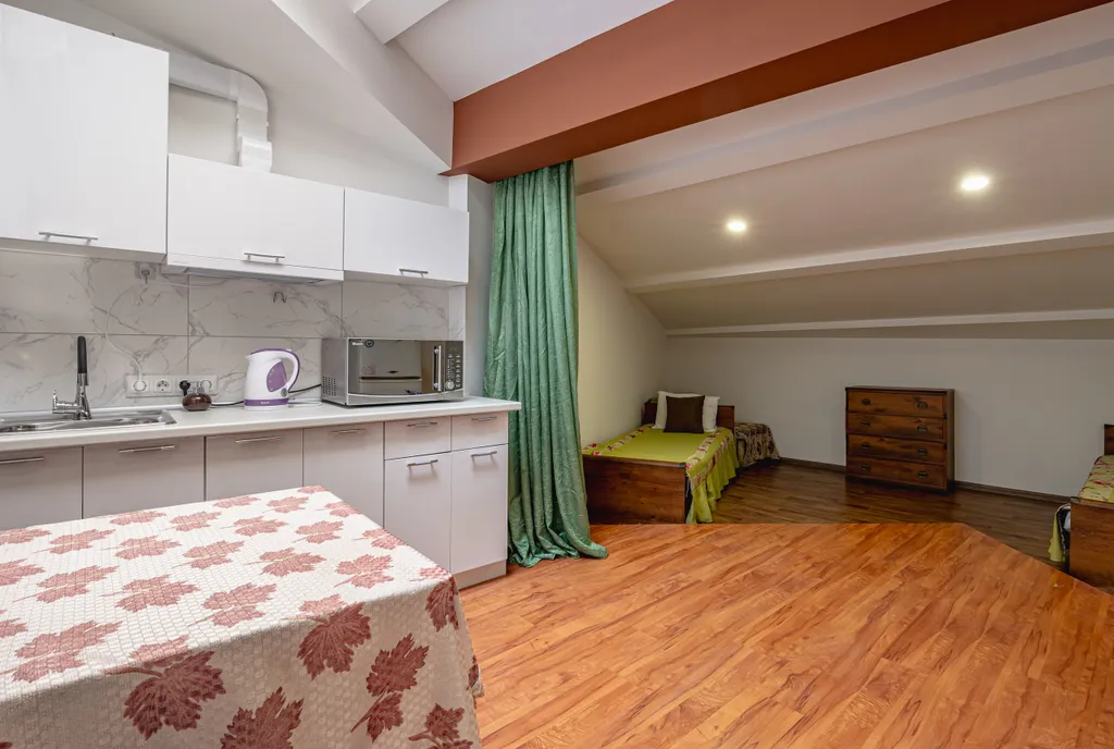 Квартира Апартамент на мансарде рядом с морем — аренда посуточно в Ялта