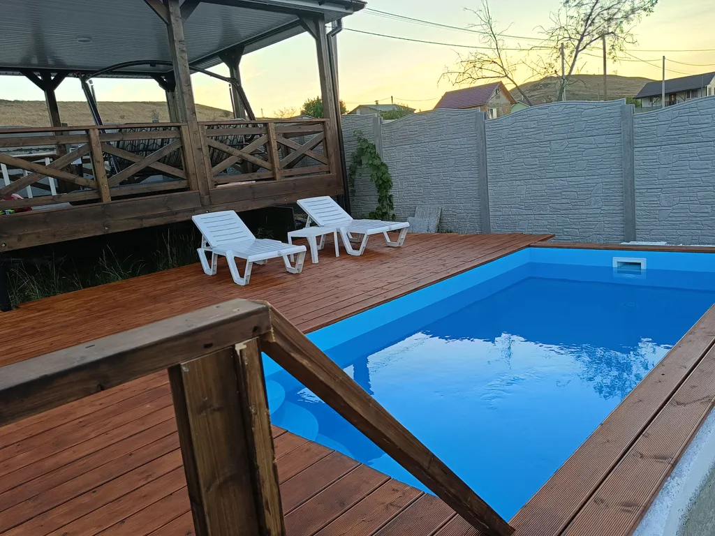 Уютный дом с бассейном под ключ