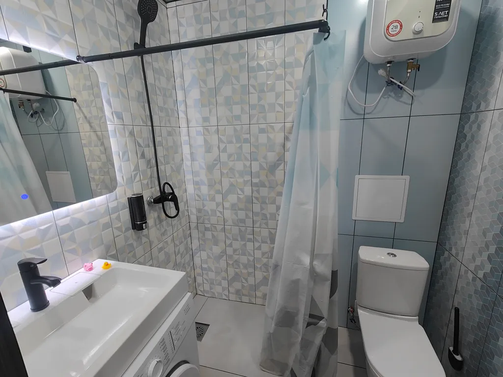 Квартира Потрясающая Студия напротив Политеха, терминала в центре Нефтяников — Омск