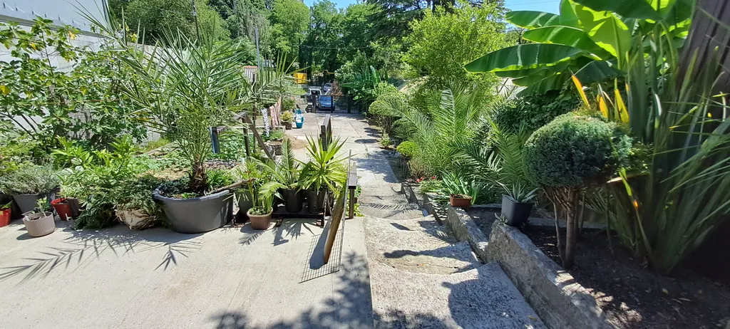 Уютный домик у моря