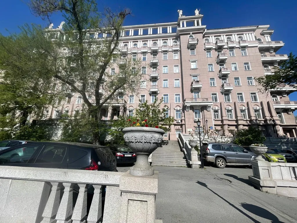 Квартира в сам центре у Белого дома с видом на площадь и Золотой мост