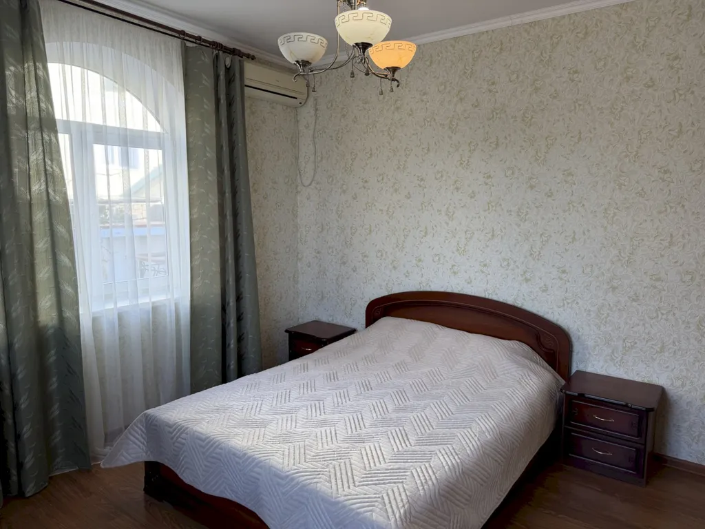 Дом с террасами и видом на море, рядом с центром