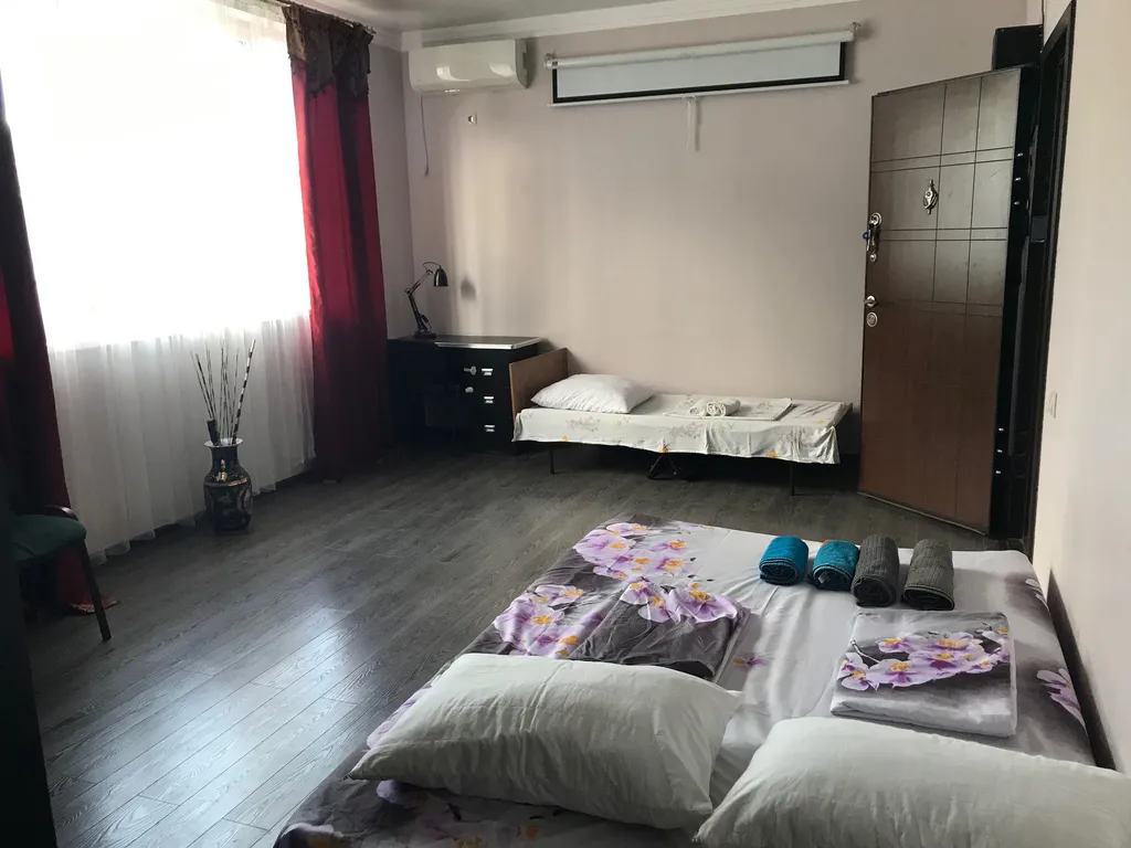 Квартира Апартаменты (квартира-студия) в центре — Сухум