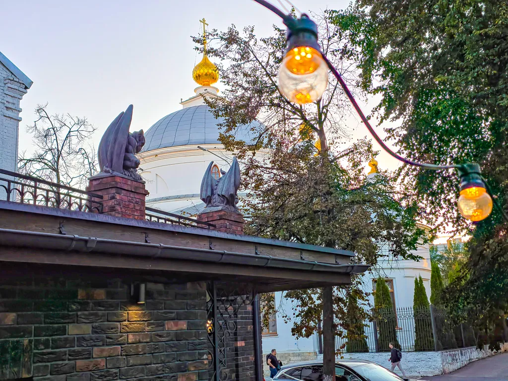 Атмосферный двухкомнатный номер