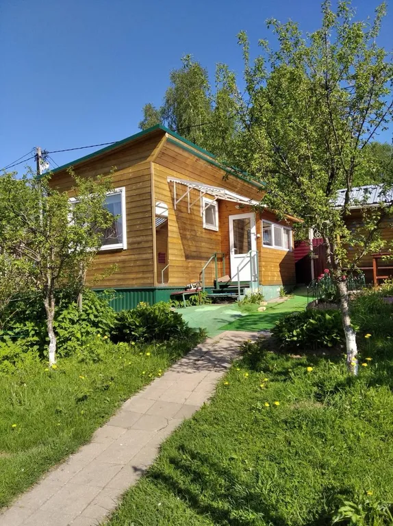 Домик у берега Волги