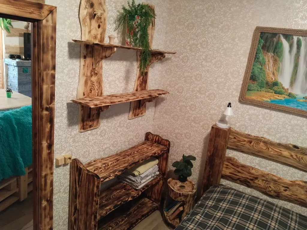 Домик в лесу с баней