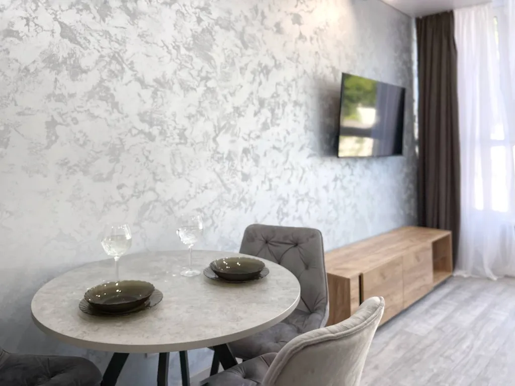 Студия с частичным видом на лес