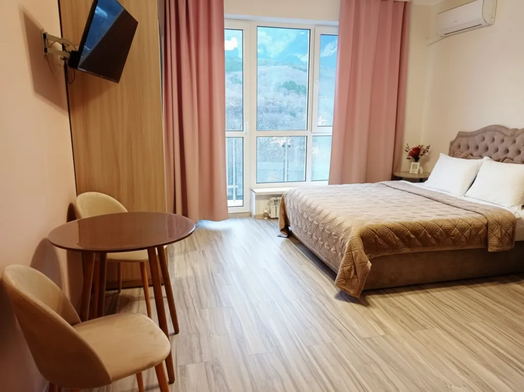 Уютная студия с панорамным видом «Дыхание гор»