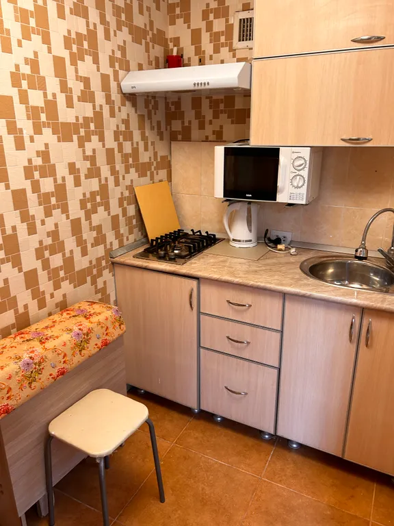 Квартира Квартира Уютный однокомнатный номер с личными удобствами в центре города — Лазаревское