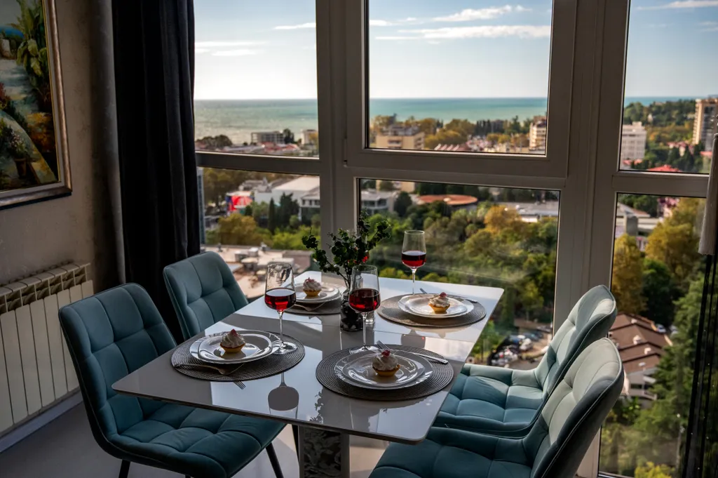 Евротрёшка с видом на море и город