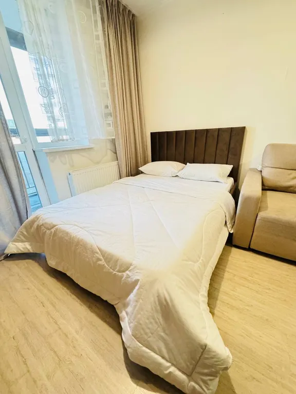 Уютная квартира-студия с видом на город — аренда посуточно в Екатеринбург