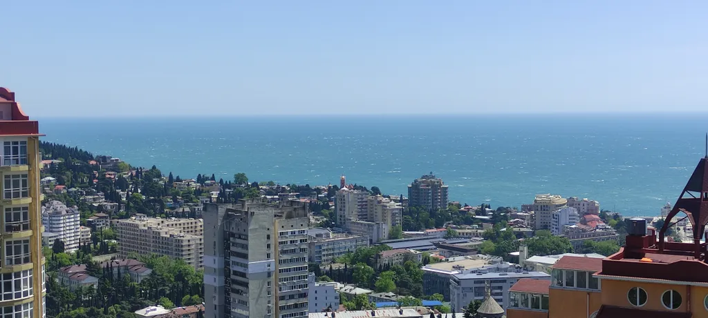 Квартира в спокойном районе, чистый воздух с видом на море и горы