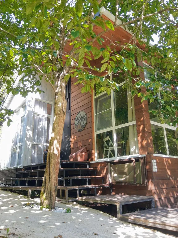 Дом у реки las nubes