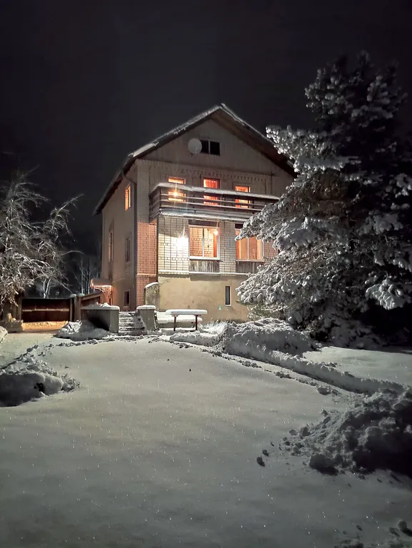 Дом с камином и садом! Две минуты до пляжа!