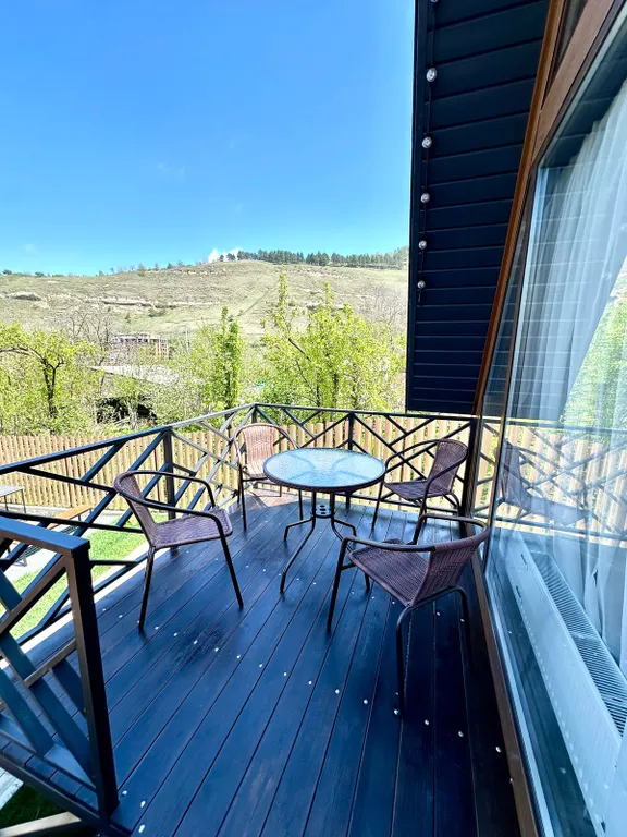 А-фрейм с видом на горы