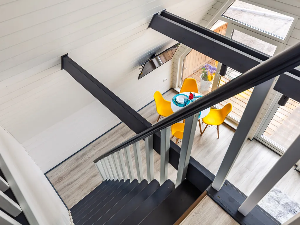 Уютный домик на берегу озера