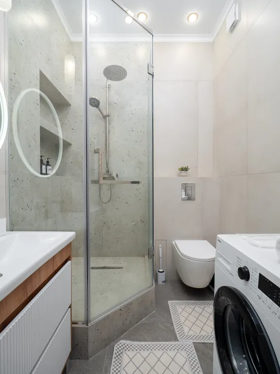 Уютная двухкомнатная квартира в районе Меги с видом на город