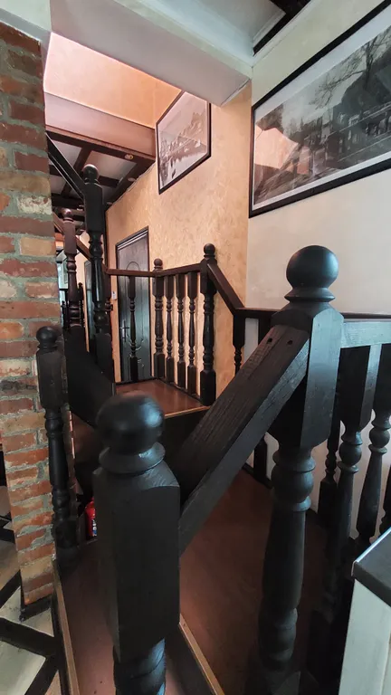 Дом с шикарной беседкой на озере