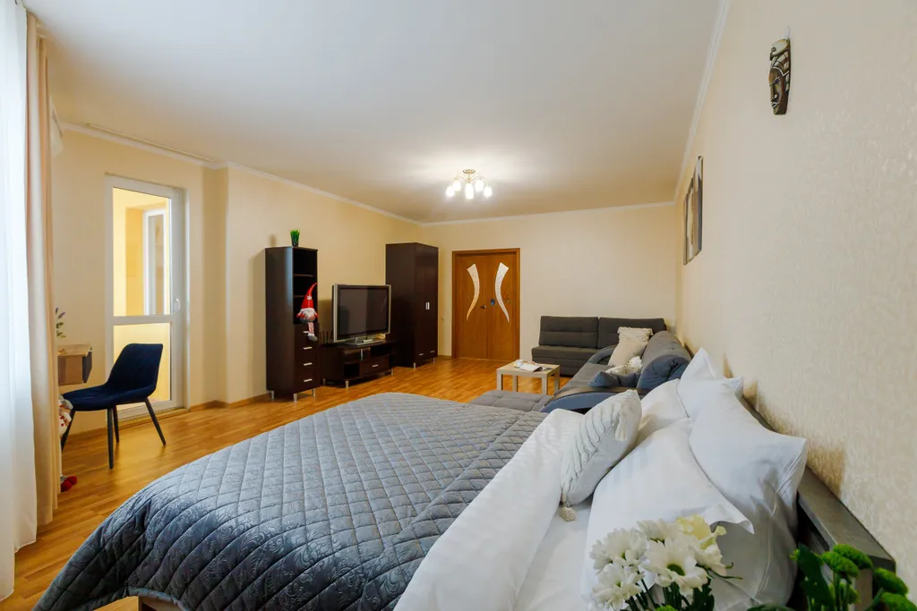 Квартира Современная двухкомнатная квартира с видом на Волгу 110 м — Самара