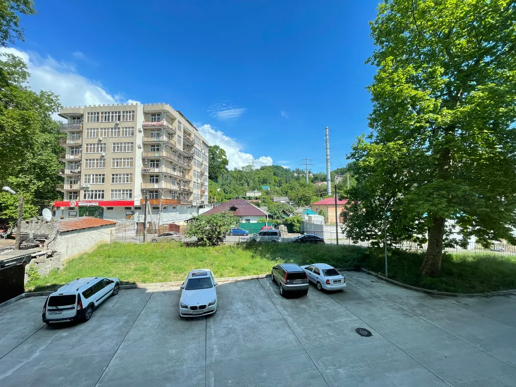 Просторная трехкомнатная квартира у моря