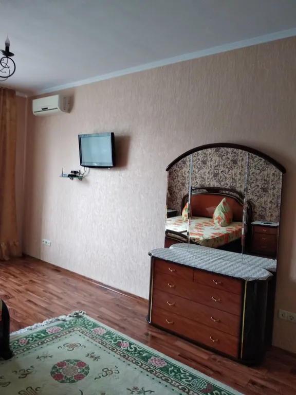 Двухкомнатная квартира в курортном центре Евпатории