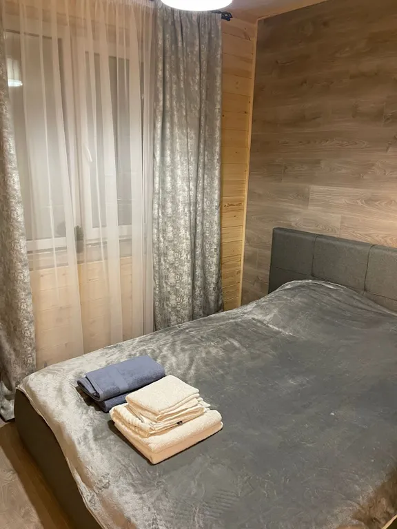 Шале на берегу реки с банным чаном и дровяной баней