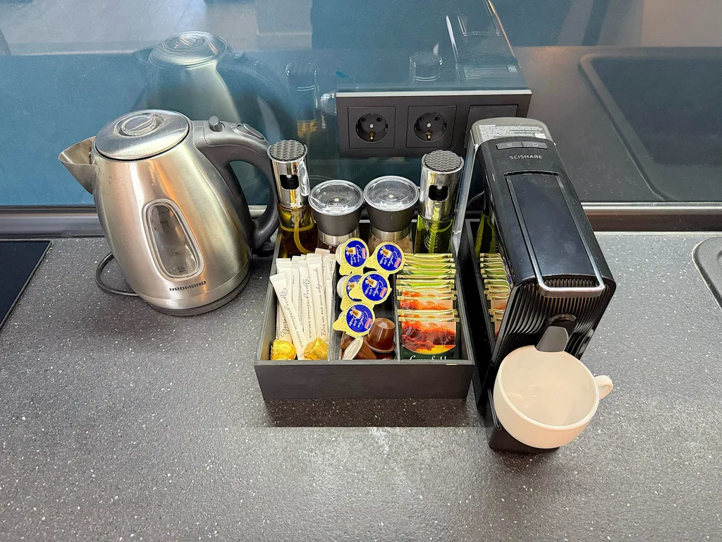 Апартамент Акваделюкс у моря с бассейном